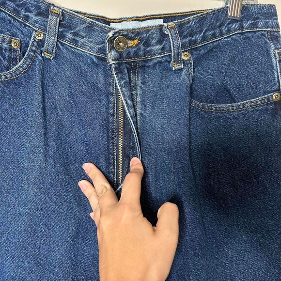 Vintage 90s 1990s LA Blues jeans with a straight leg and zipper fly. - Picture 6 of 6